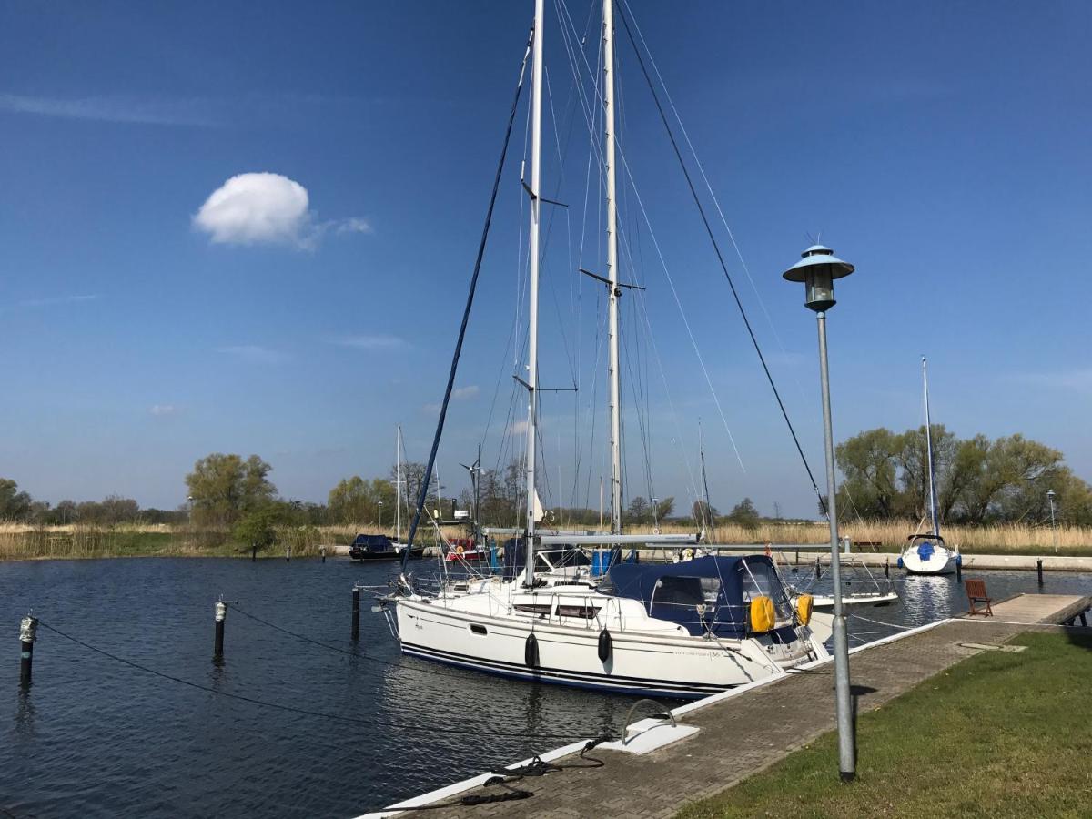 Blick Auf Yachthafen An Der Ostsee Ueckermünde Eksteriør bilde