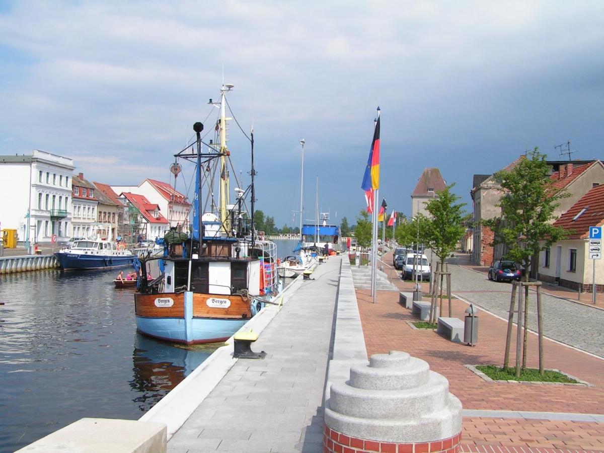 Blick Auf Yachthafen An Der Ostsee Ueckermünde Eksteriør bilde